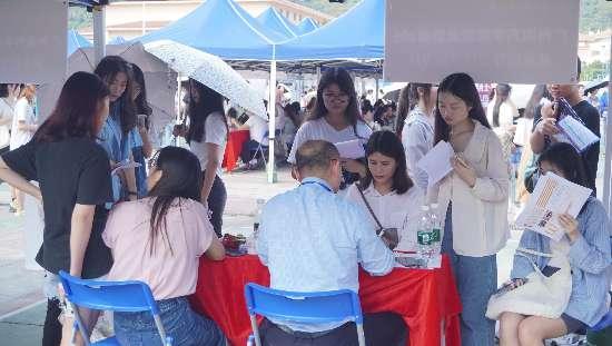學(xué)院專區(qū) 22新聞黃淇 (5)